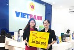 Những khách hàng đầu tiên trúng 50 triệu đồng chương trình “Mùa yêu thương” tại Vietbank