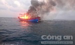 Cứu 7 ngư dân trên tàu cá cháy, thiệt hại 13 tỷ đồng