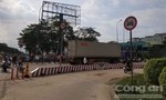 Xe container ôm cua cán 2 người thương vong ở Sài Gòn