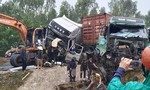 Tai nạn liên hoàn giữa hai container và máy múc, 3 người cấp cứu