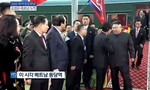 Clip phiên dịch viên Triều Tiên hốt hoảng khi không theo kịp ông Kim