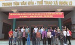 Hội Phụ nữ Công an quận 9 tặng quà cho người nghèo ở Bình Định