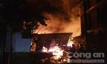 Cháy kinh hoàng nhà kho ở ven Sài Gòn