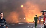 Cháy kinh hoàng tại cửa hàng xe máy Honda ở Tiền Giang