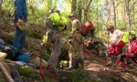 Mỹ giải cứu thành công 5 người mắc kẹt trong hang động