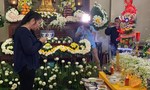 Gia đình, đồng nghiệp nghẹn ngào tổ chức lễ tang cho Anh Vũ