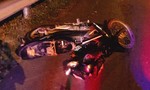 Một thanh niên tử vong bên vệ đường, gần chiếc xe máy