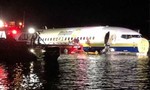 Máy bay Boeing 737 chở 136 người lao xuống sông, không ai thiệt mạng