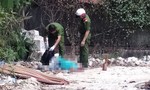 Người đàn ông chết trong bãi đất trống ven Sài Gòn