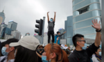 Biểu tình rầm rộ toàn Hong Kong: Cơ quan lập pháp hoãn họp