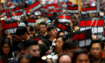 Người Hong Kong xuống đường biểu tình đòi đặc khu trưởng từ chức