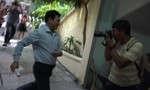 Hình ảnh Nguyễn Hữu Linh "trốn" ống kính phóng viên
