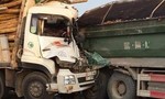 Xe tải tông đuôi xe ben, 2 người tử vong trong cabin bẹp dúm