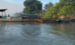 Cát tặc ở Sài Gòn táo tợn tông thẳng thuyền vào canô Công an