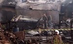 Máy bay quân sự rơi xuống khu dân cư, 27 người thương vong