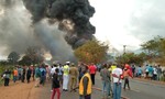 Xe bồn chở dầu phát nổ ở Tanzania, hơn 60 người tử vong