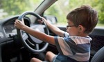 Cậu bé 8 tuổi ở Đức phóng ô tô 140 km/h trên cao tốc