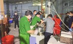 Thu giữ 13 tấn tiền chất trong xưởng sản xuất ma túy cực lớn tại Kon Tum