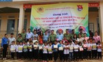 Tặng 200 phần quà cho học sinh nghèo tỉnh Đắk Nông