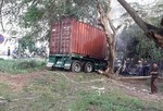 Lái xe container chết cháy trong cabin sau tai nạn