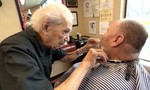 Thợ cắt tóc già nhất thế giới qua đời ở tuổi 108