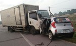 Xe tải đối đầu taxi, 2 người tử vong