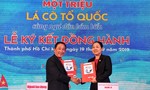 Nam Á Bank trao cờ Tổ quốc, chung tay bảo vệ biển đảo Việt Nam