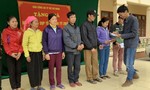Báo Công an TP.HCM trao 100 suất quà cho người nghèo đón Tết