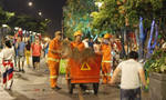 Gần 2.000 công nhân vệ sinh TPHCM làm xuyên đêm, xuyên Tết
