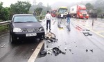 Bốn ô tô tông nhau trên cao tốc, 2 người bị thương
