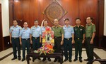 Trung tướng Lê Đông Phong chúc Tết các đơn vị quân đội và gia đình chính sách