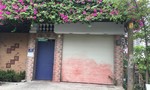 Trạm gác bảo vệ khu dân cư ở Sài Gòn bị côn đồ tấn công