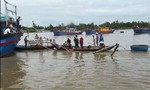 Tìm thấy thi thể 2 cha con trong tàu cá bị chìm ở Quảng Nam