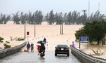 QL1A và đường Hồ Chí Minh qua Quảng Bình, Hà Tĩnh ngập hơn 1m