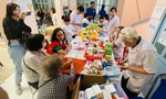 Tặng quà, khám bệnh cho hơn 300 hộ dân huyện Bình Chánh