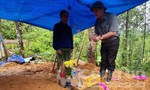 Bí thư Quảng Nam đến chia sẻ, động viên người dân, lực lượng cứu hộ ở Trà Leng