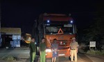 Bắt xe tải "khủng" chở 35 tấn phế liệu từ Campuchia về Việt Nam