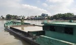 Trục vớt 7 ghe bị “cát tặc” đánh chìm trong đêm trên sông Đồng Nai