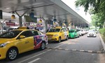 Taxi tại sân bay Tân Sơn Nhất không được “chê” khách đi gần, không được “làm giá”