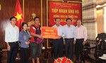 Nghệ sĩ Quyền Linh tặng 7.000m tôn giúp bà con Quảng Nam sửa nhà