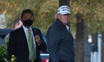 Trump trở về từ sân golf, viết trên Twitter: “Những điều tồi tệ đã xảy ra”