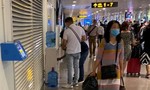 Sân bay đã trang bị nước và ly nhựa miễn phí cho hành khách