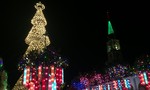 Cây thông Giáng sinh 5 tầng, cao hàng chục mét ở Đồng Nai