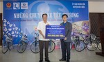 Trao 114 xe đạp cho trẻ em nghèo, hiếu học