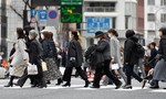 CNN: Covid-19 đẩy nền kinh tế Nhật "đến sát bờ vực"
