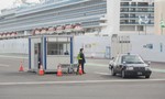 Nhân viên y tế Nhật sơ suất, để khách nhiễm nCoV rời du thuyền
