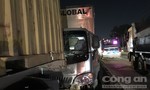 Xe container dừng giữa quốc lộ 1 gây tai nạn liên hoàn