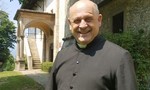 Linh mục Ý qua đời khi nhường máy thở cho bệnh nhân trẻ tuổi