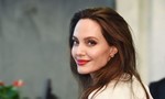 Angelina Jolie tặng 1 triệu USD giúp trẻ em giữa đại dịch