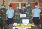 Dùng xe máy chở 5kg “hàng đá” và 30.000 viên ma túy vào Việt Nam